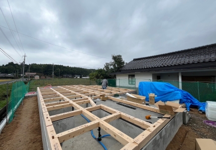 基礎工事中