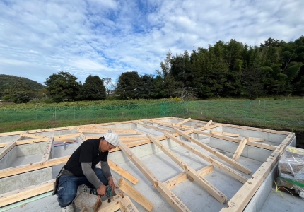 基礎工事中